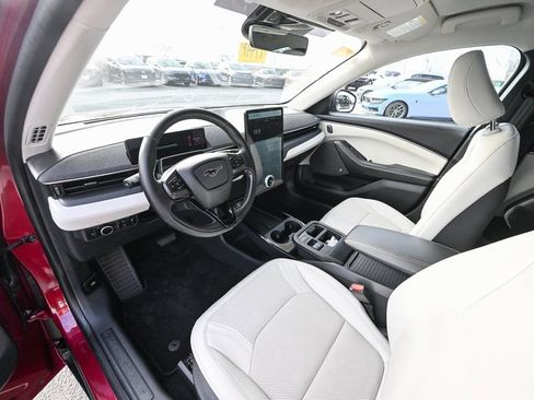 Certified 2025 Ford Mustang Mach-E Premium image 18