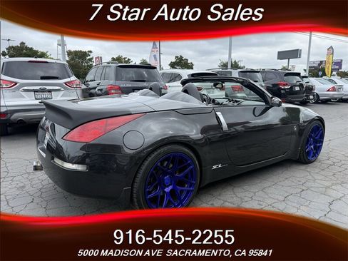 Used 2005 Nissan 350Z Grand Touring RWD image 23