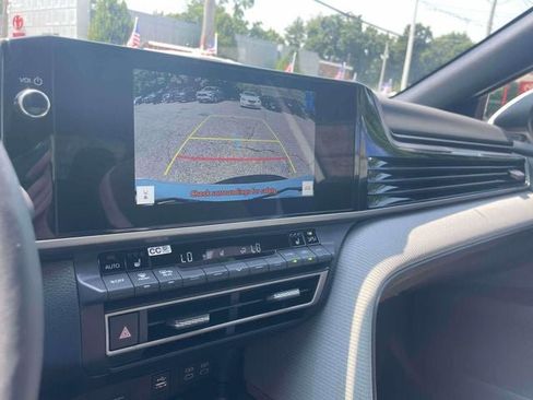 Used 2025 Toyota Camry SE w/ Multimedia Upgrade Package AWD/4WD image 32