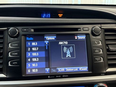 Used 2017 Toyota Highlander Plus image 34