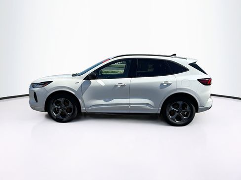 Used 2023 Ford Escape ST-Line w/ Tech Pack #1 image 5