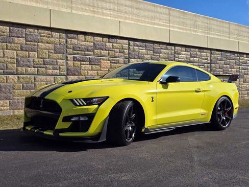 Used 2021 Ford Mustang Shelby GT500 w/ Carbon Fiber Track Pack image 10