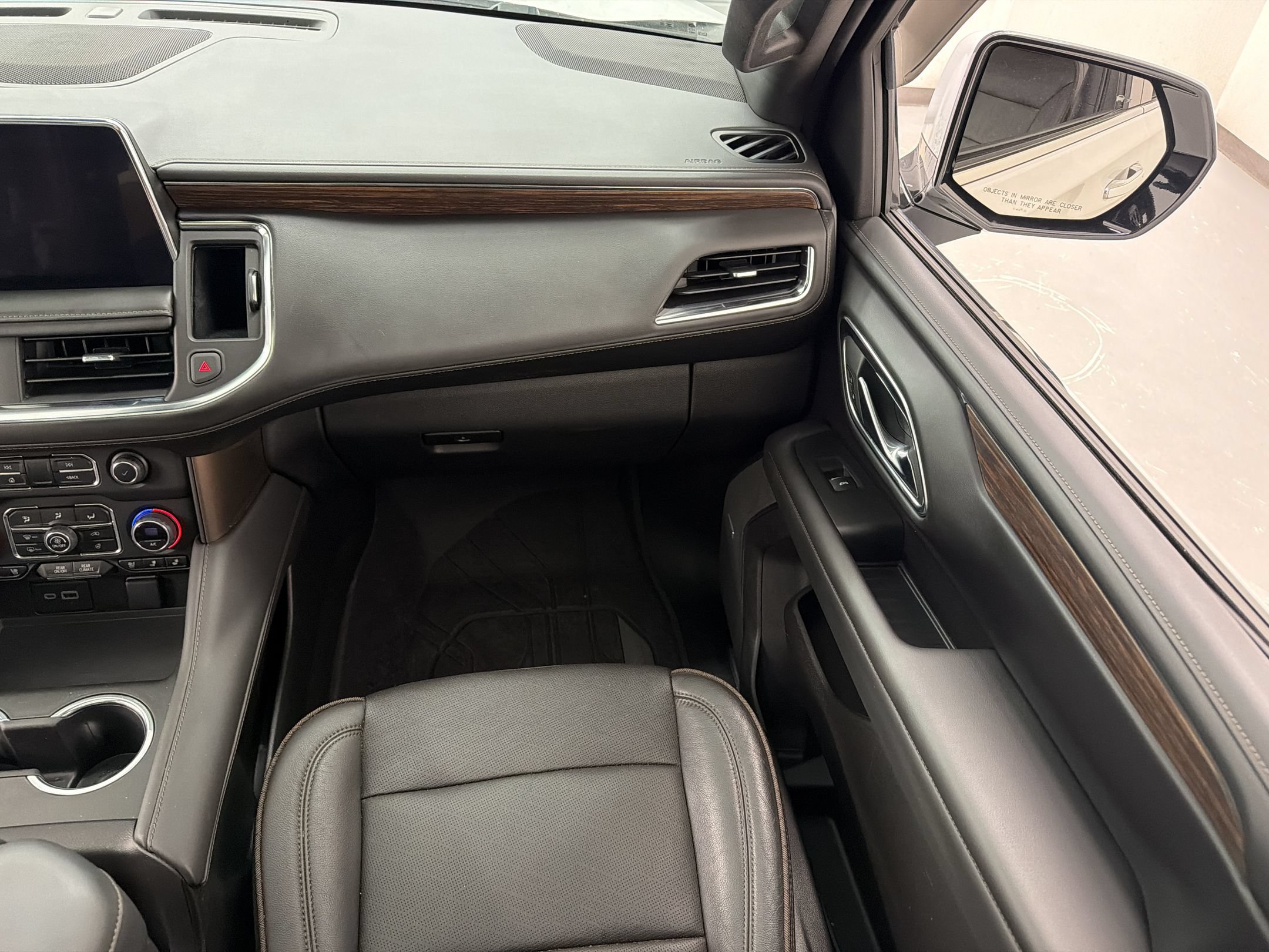 Used 2023 Chevrolet Tahoe High Country w/ Advanced Technology Package AWD/4WD image 33