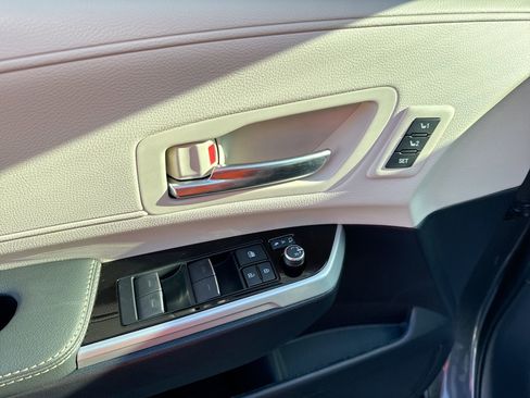 Certified 2025 Toyota Sienna Limited image 15