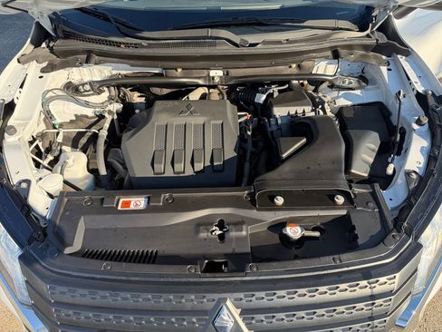 Used 2022 Mitsubishi Eclipse Cross LE image 27