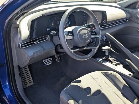 Used 2025 Hyundai Elantra Sport image 14