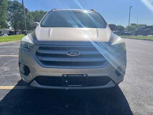 Used 2017 Ford Escape SE w/ Equipment Group 201A FWD image 9