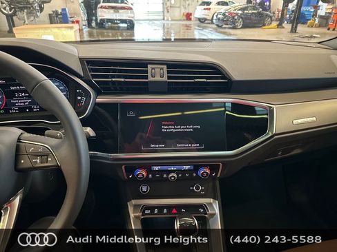 Used 2025 Audi Q3 2.0T Premium w/ Convenience Plus Package AWD/4WD image 14