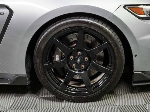 Used 2020 Ford Mustang Shelby GT350R w/ GT350R Equipment Group 920A RWD image 34