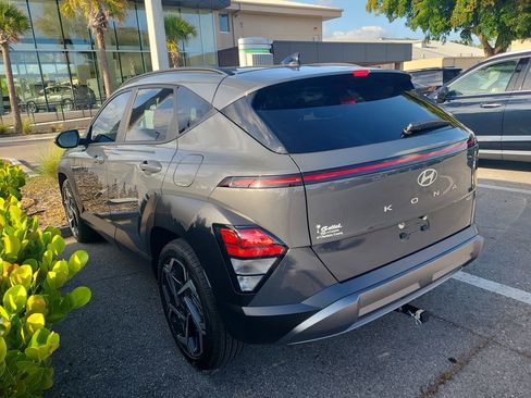 Used 2026 Hyundai Kona SEL Premium FWD image 5