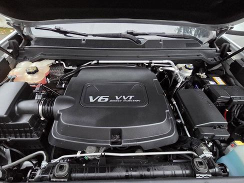 Used 2015 GMC Canyon SLE image 13