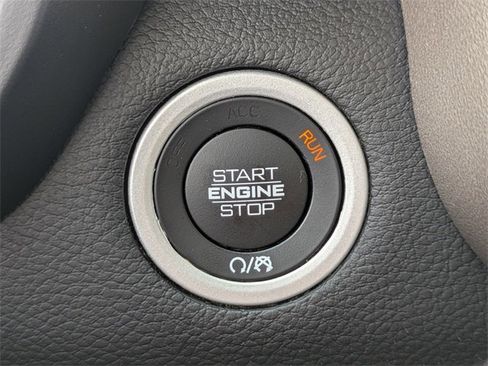 Used 2019 RAM 1500 Laramie image 29