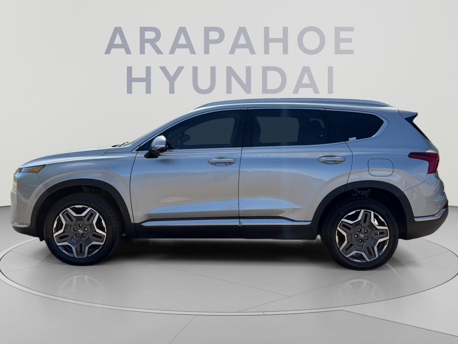 Used 2023 Hyundai Santa Fe Limited AWD/4WD image 2