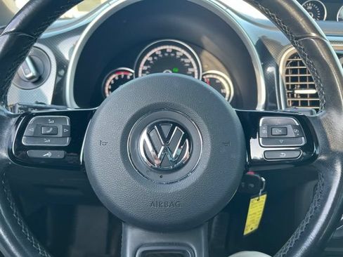 Used 2014 Volkswagen Beetle R-Line FWD image 18