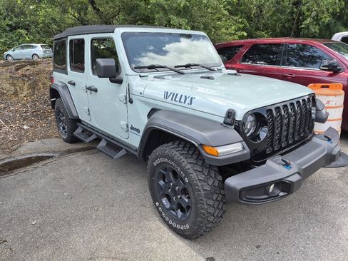 Used 2023 Jeep Wrangler Unlimited w/ Convenience Group AWD/4WD image 2