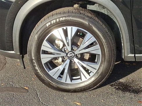 Used 2023 Nissan Rogue SV image 8