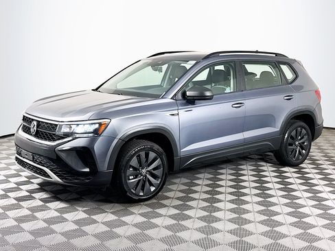Used 2022 Volkswagen Taos S w/ IQ Drive S Package FWD image 4