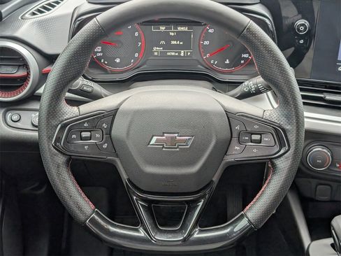 Used 2024 Chevrolet Trax RS image 11