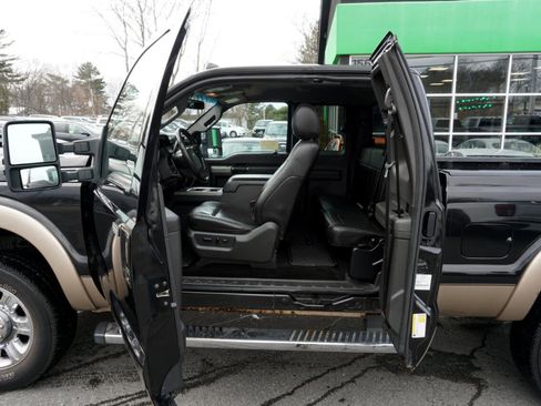 Used 2014 Ford F350 Lariat image 12