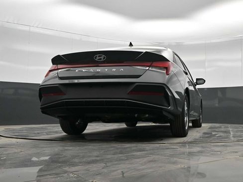 New 2026 Hyundai Elantra SE image 33