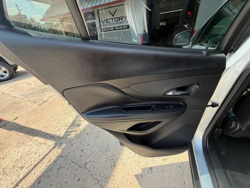 Used 2021 Buick Encore Preferred FWD image 20