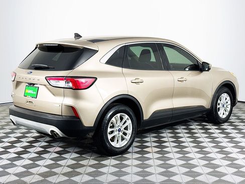 Used 2020 Ford Escape SE image 10