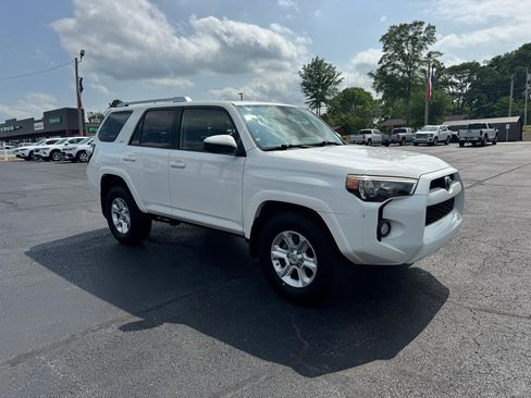 Used 2016 Toyota 4Runner SR5 RWD image 4