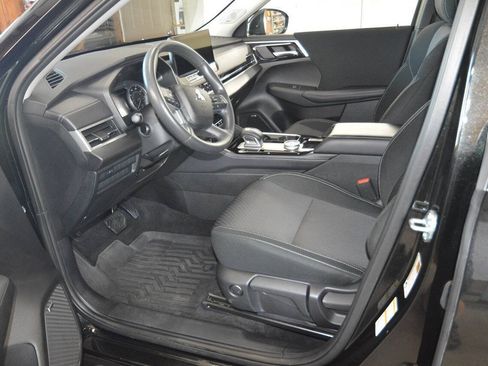 Used 2025 Mitsubishi Outlander ES AWD/4WD image 19