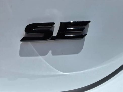 Used 2022 Toyota Camry SE w/ Convenience Package FWD image 34