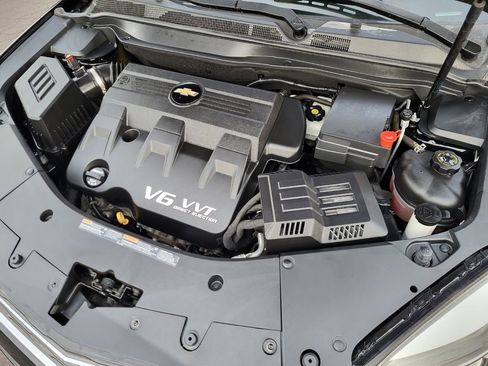 Used 2016 Chevrolet Equinox LTZ w/ Enhanced Convenience Package image 9