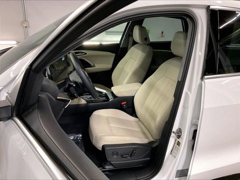 Certified 2025 Audi Q5 Premium w/ Convenience Package AWD/4WD image 25