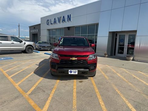 Used 2022 Chevrolet Colorado W/T w/ Custom Special Edition AWD/4WD image 2