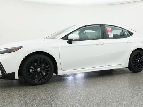Used 2026 Toyota Camry SE FWD image 51