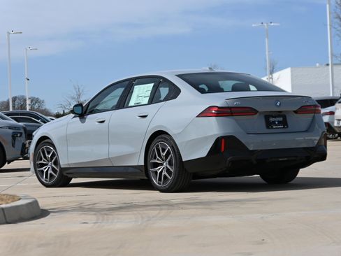 New 2026 BMW i5 eDrive40 w/ M Sport Package image 2