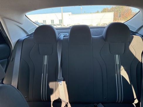 Used 2024 Hyundai Elantra SEL image 20