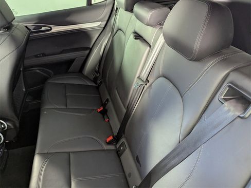 Used 2024 Alfa Romeo Stelvio Ti image 17