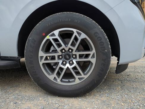 New 2026 Ford Expedition Active RWD image 10