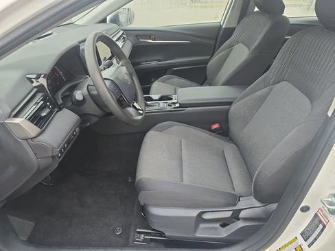 Used 2025 Toyota Camry LE image 14
