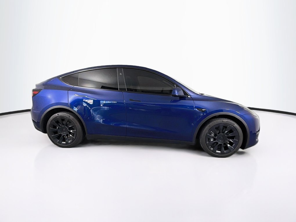 Used 2024 Tesla Model Y Long Range AWD/4WD image 11
