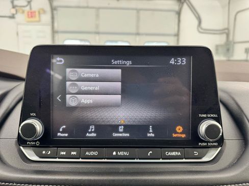 Used 2021 Nissan Rogue S AWD/4WD image 32
