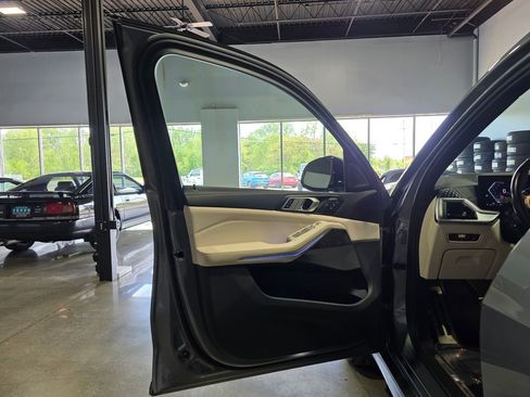 Used 2023 BMW X7 xDrive40i w/ Executive Package AWD/4WD image 14