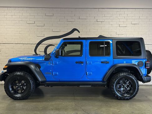 Used 2024 Jeep Wrangler Unlimited AWD/4WD image 9
