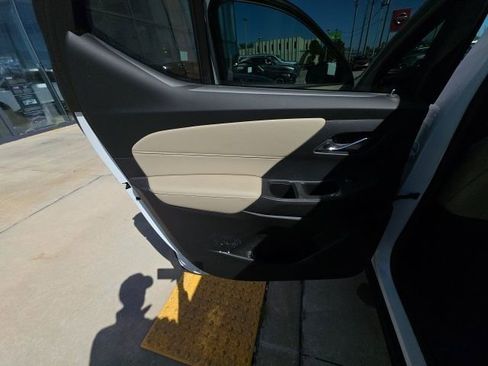 Used 2023 Chevrolet Traverse LS w/ Safety Package image 22