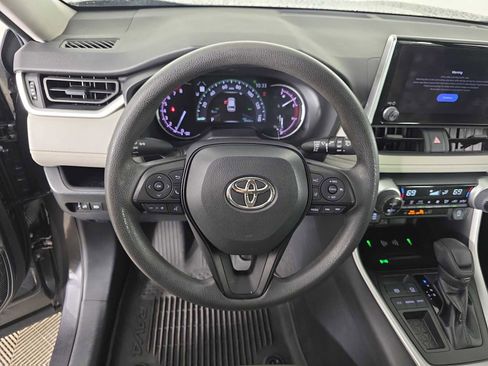 Used 2023 Toyota RAV4 XLE w/ Convenience Package image 12