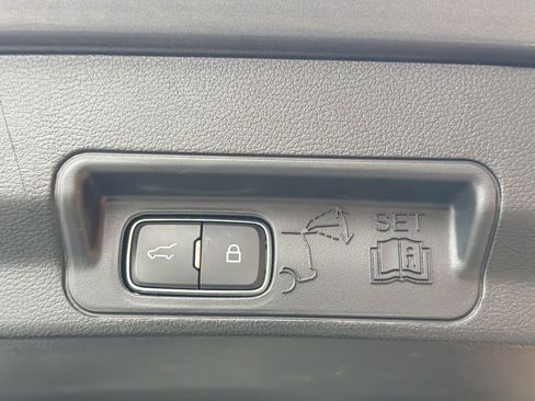 Used 2025 Ford Explorer ST-Line w/ ST-Line Street Pack image 38