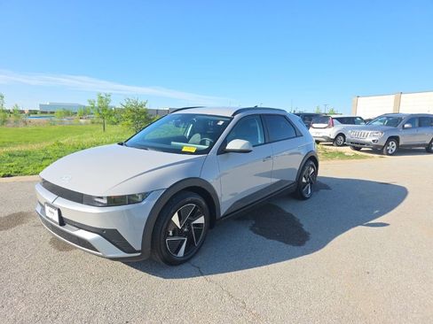 Used 2025 Hyundai Ioniq 5 SEL RWD image 1