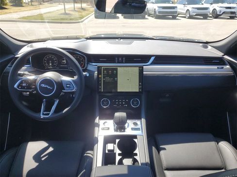 Used 2025 Jaguar F-PACE R-Dynamic S image 27