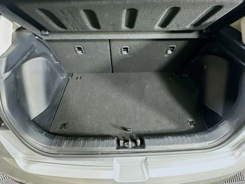 Used 2025 Hyundai Venue SEL image 28