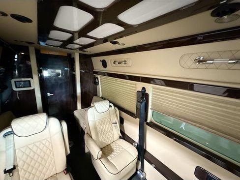Used 2022 Mercedes-Benz Sprinter 3500 image 34