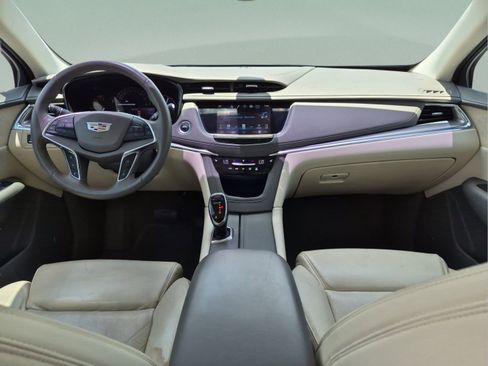 Used 2017 Cadillac XT5 Luxury w/ Driver Awareness Package FWD image 28